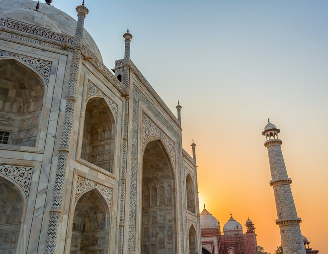 Delhi, Agra, Jaipur + Dubái